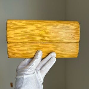 Louis Vuitton Yellow Epi Sara Wallet EUC Circa 2001 Authenticity Guaranteed